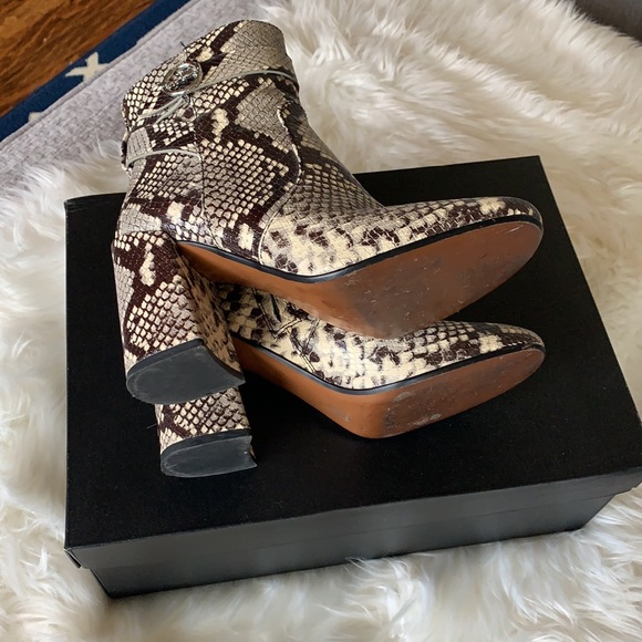 COACH BOOTS EXCELLENT CONDITION - Picture 4 of 6